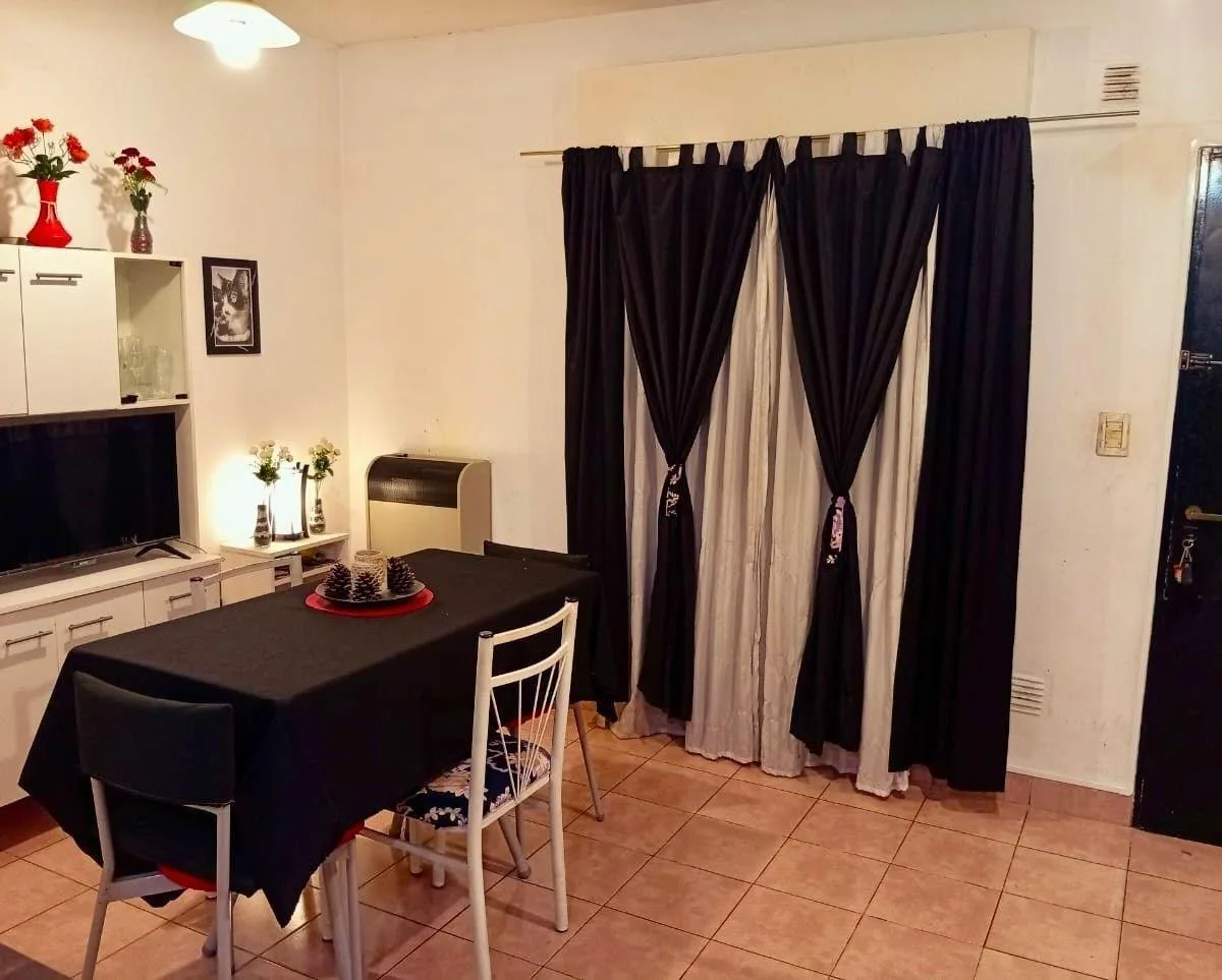 2 ambientes con balcón francés