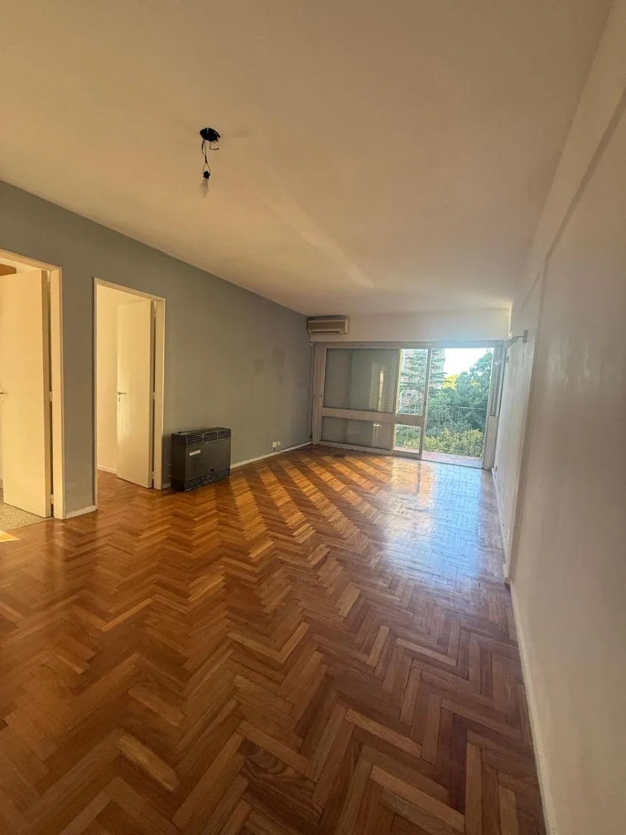 Departamento 4 Ambientes, 80 m&sup2;, Luminoso con Living, Comedor, Cocina Separada, Balcón, Lavadero