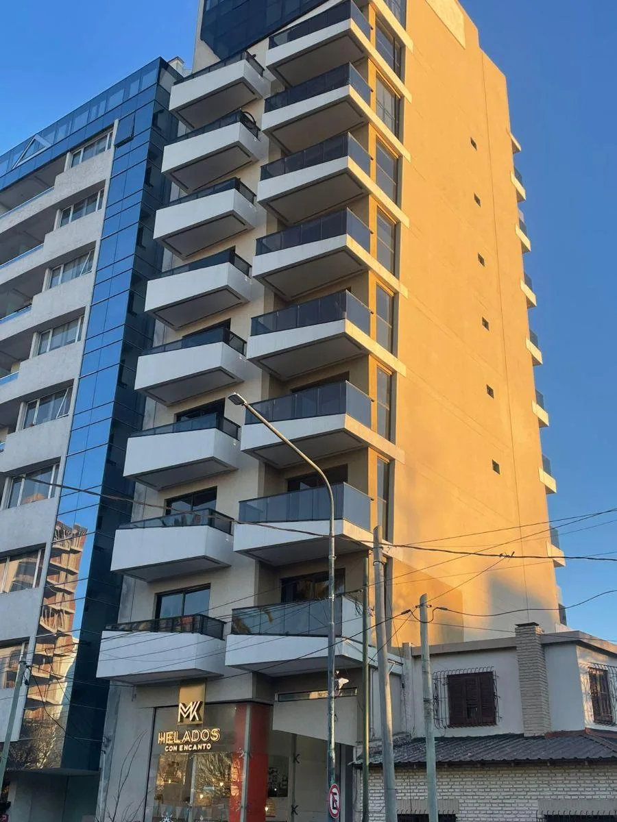 Impecable Departamento de 1 Dormitorio con Balcon, Amobaldo