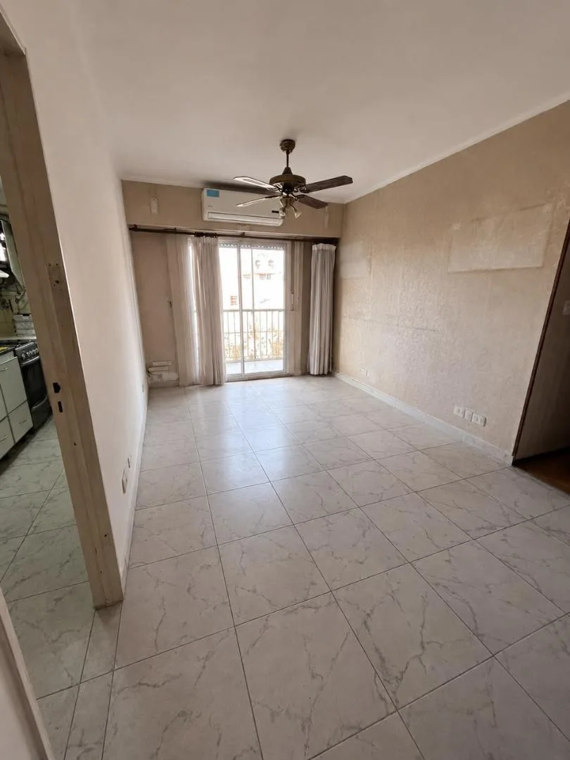 3-room apartment with front balcony