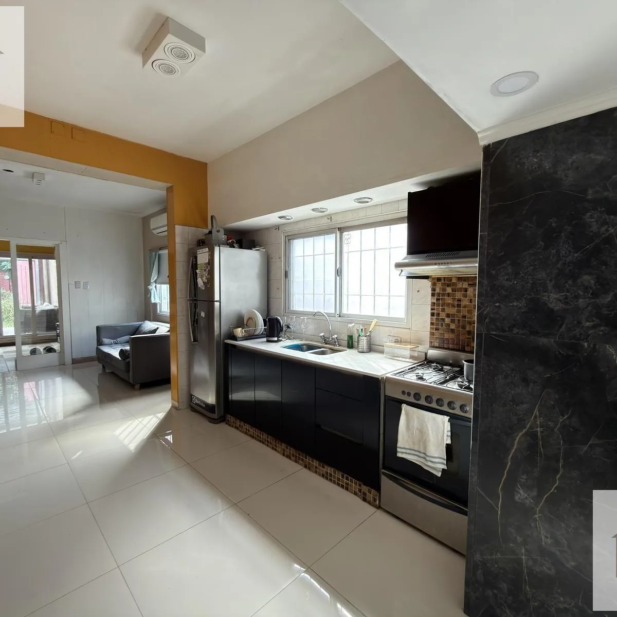 Casa en Castelar Norte, pileta y garaje