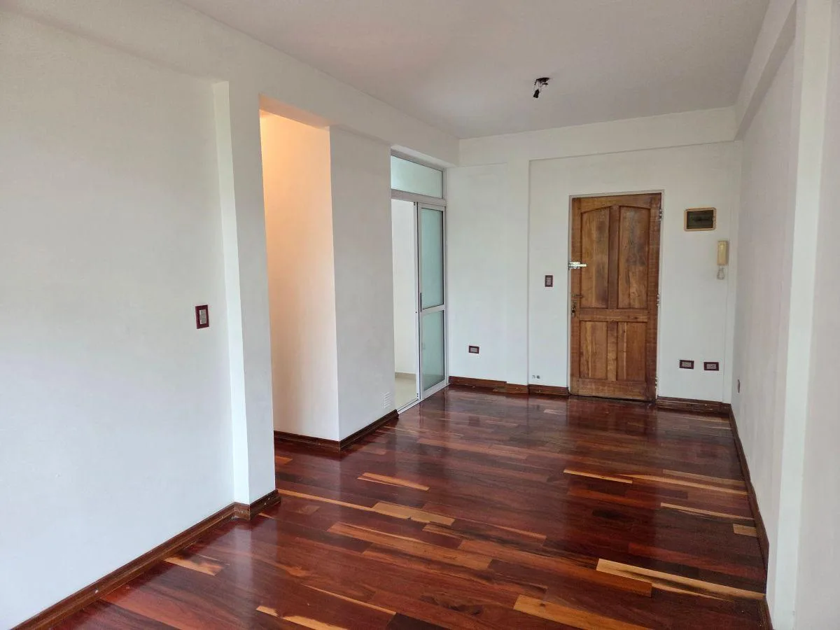 Departamento Alquiler - 2 Entre 61 y 62 - Excelente Estado - un Dormitorio - Baja de Valor