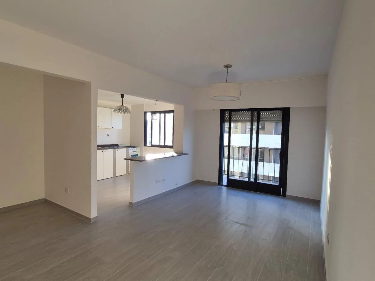 Unico Departamento Al Frente con Balcon Impecable