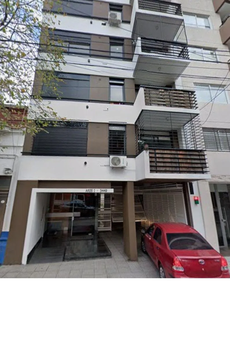 Almagro, balcón y cochera