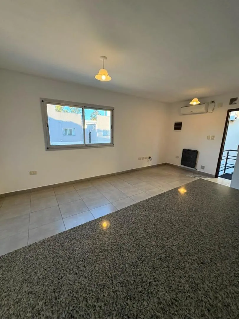 2 dormitorios, 60 m², cochera