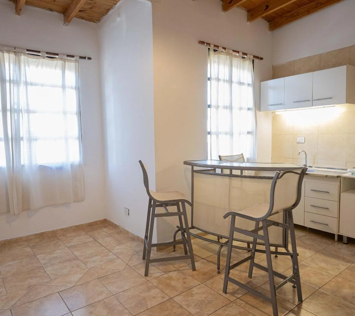 Furnished studio, all-electric