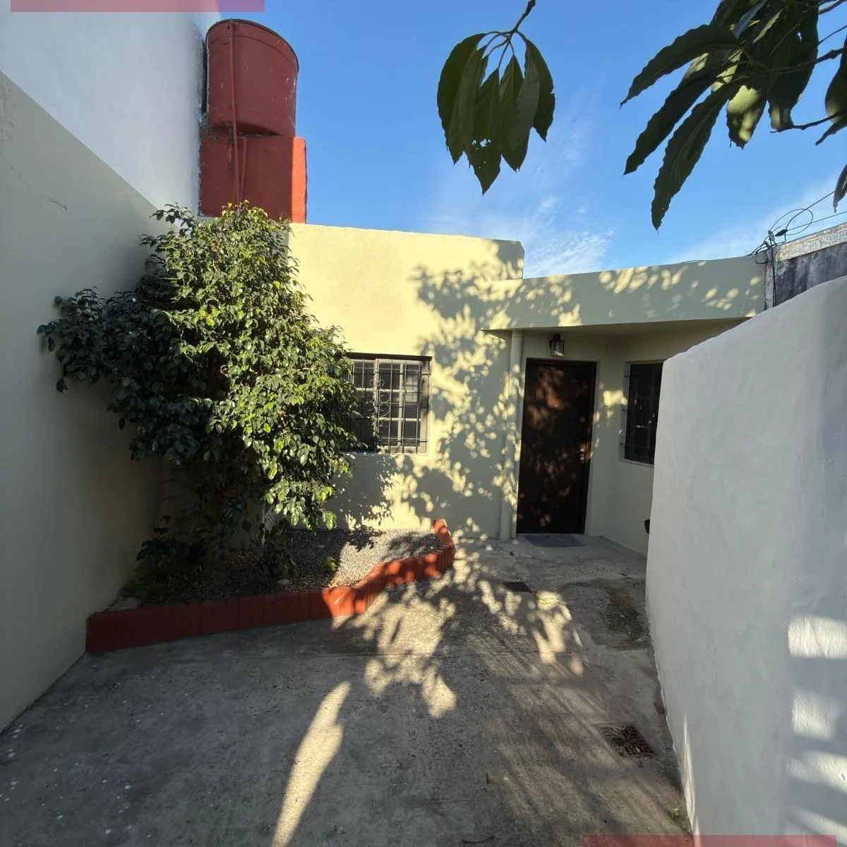 Casa 3 ambientes con cochera