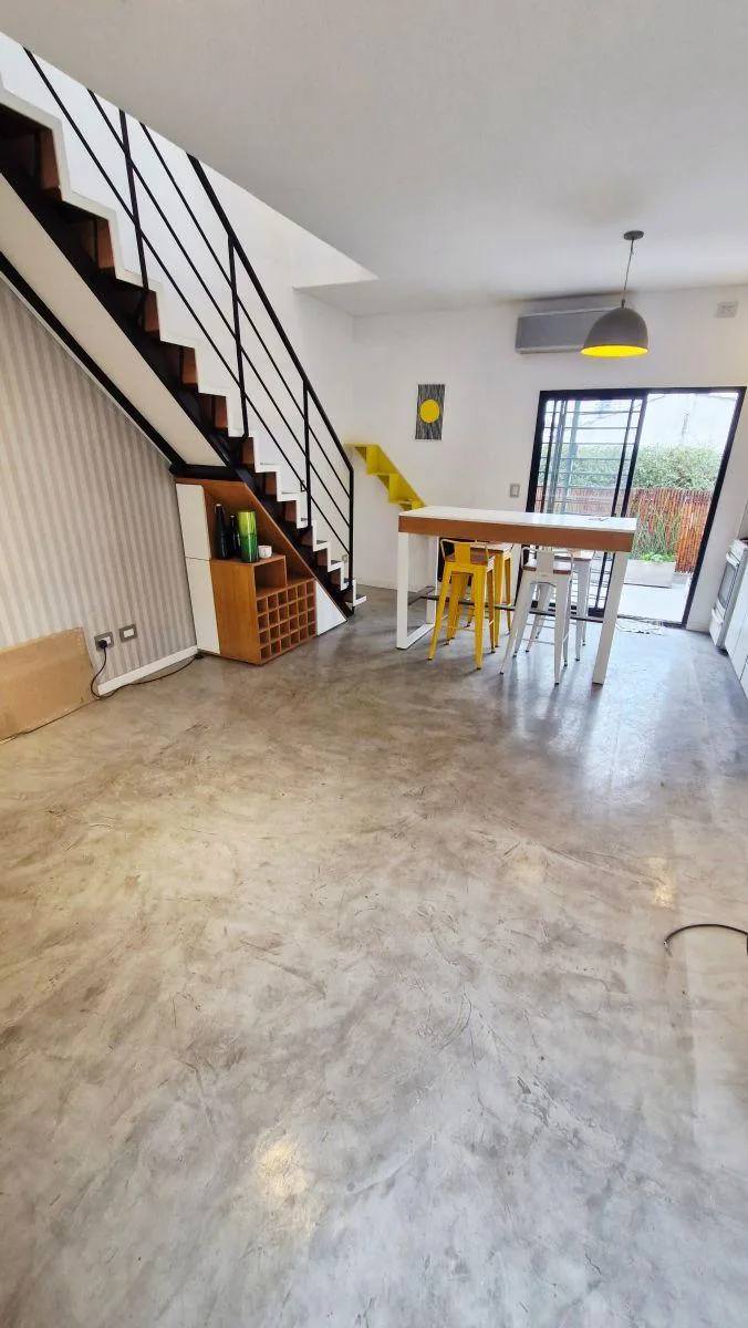 Alquiler - Dpto 2 Ambiente Tipo Loft - 2 Plantas - Balcon Aterrazado - Bajas Expensas