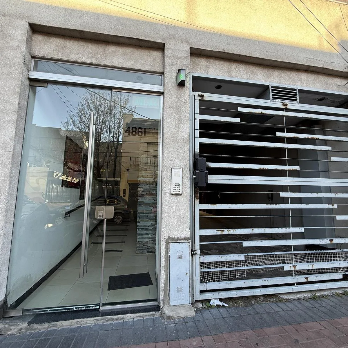 2 ambientes con balcón y cochera