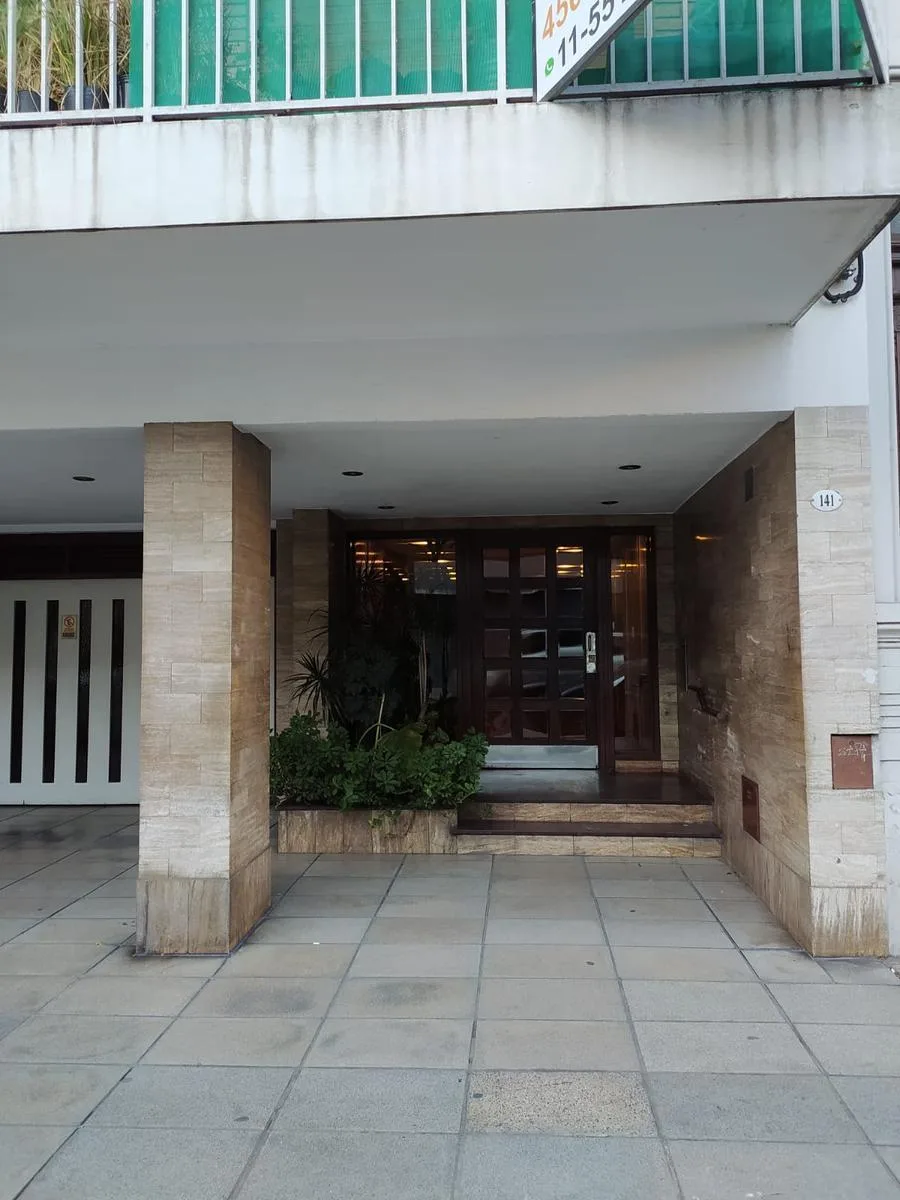 Departamento de 2 Ambientes con Cochera en Alquiler