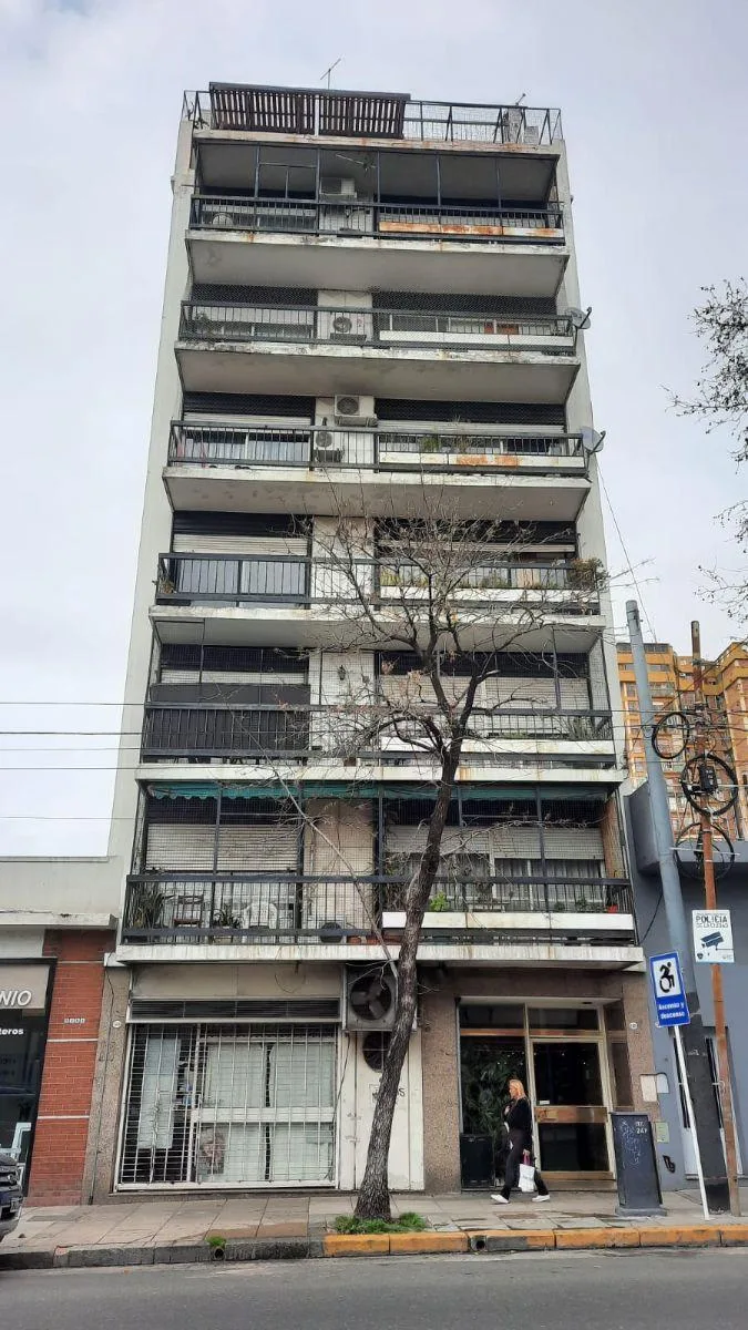 Alquiler Monoambiente con Balcon Lateral