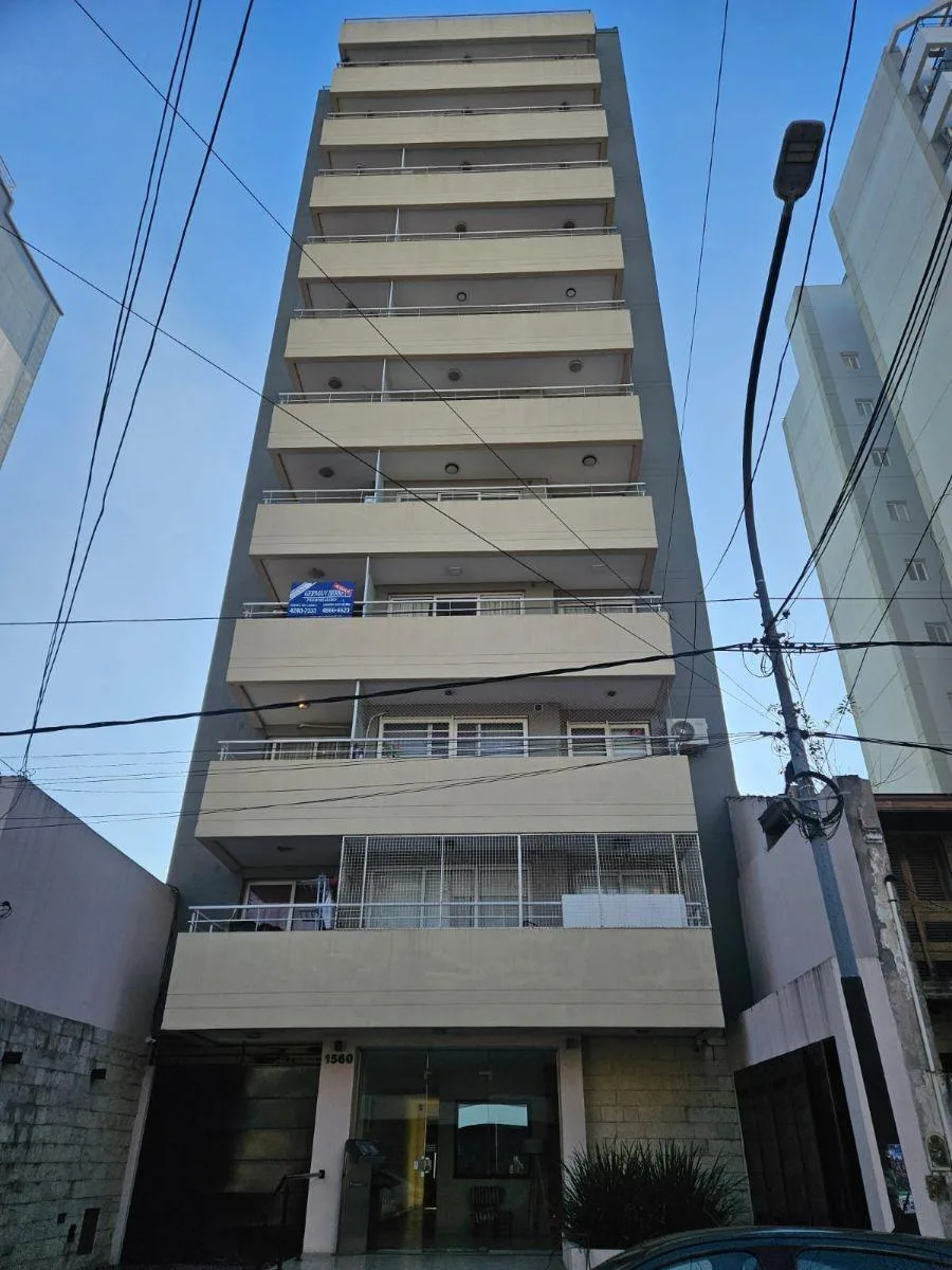 2 ambientes con balcón-terraza