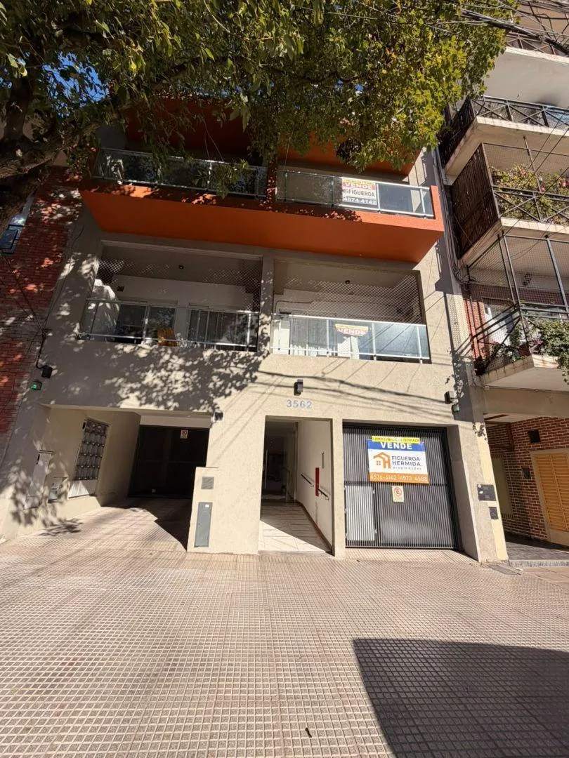 Monoambiente con balcón aterrazado