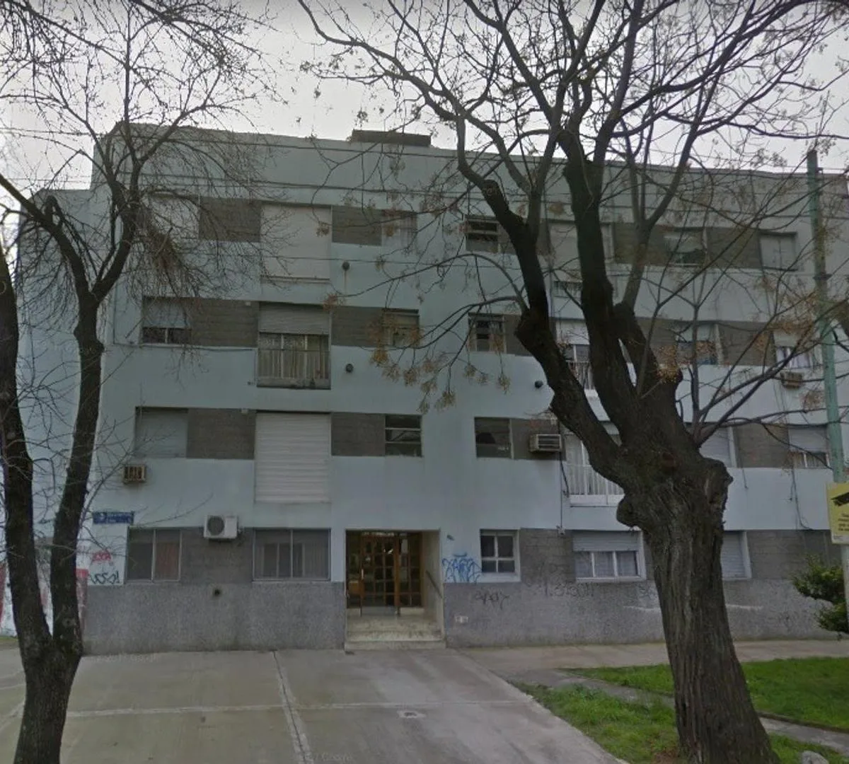 3 Ambientes 2° Piso por Escalera