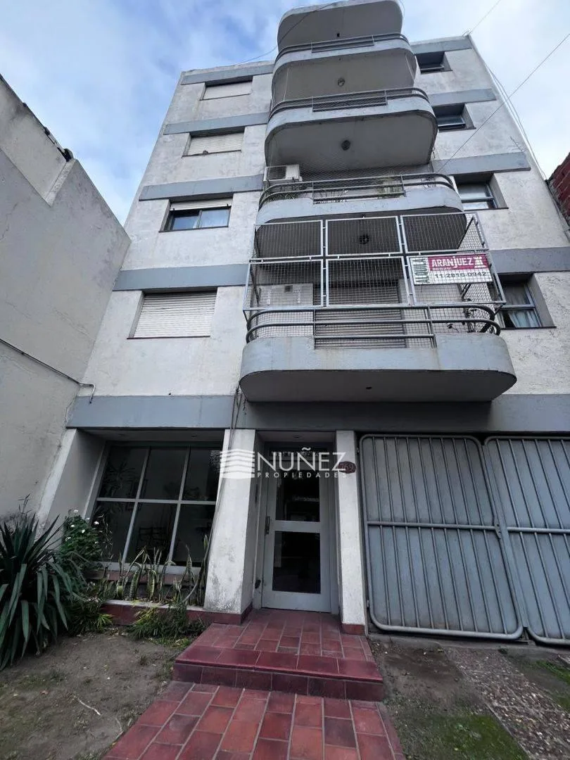 Departamento 2 ambientes con balcón