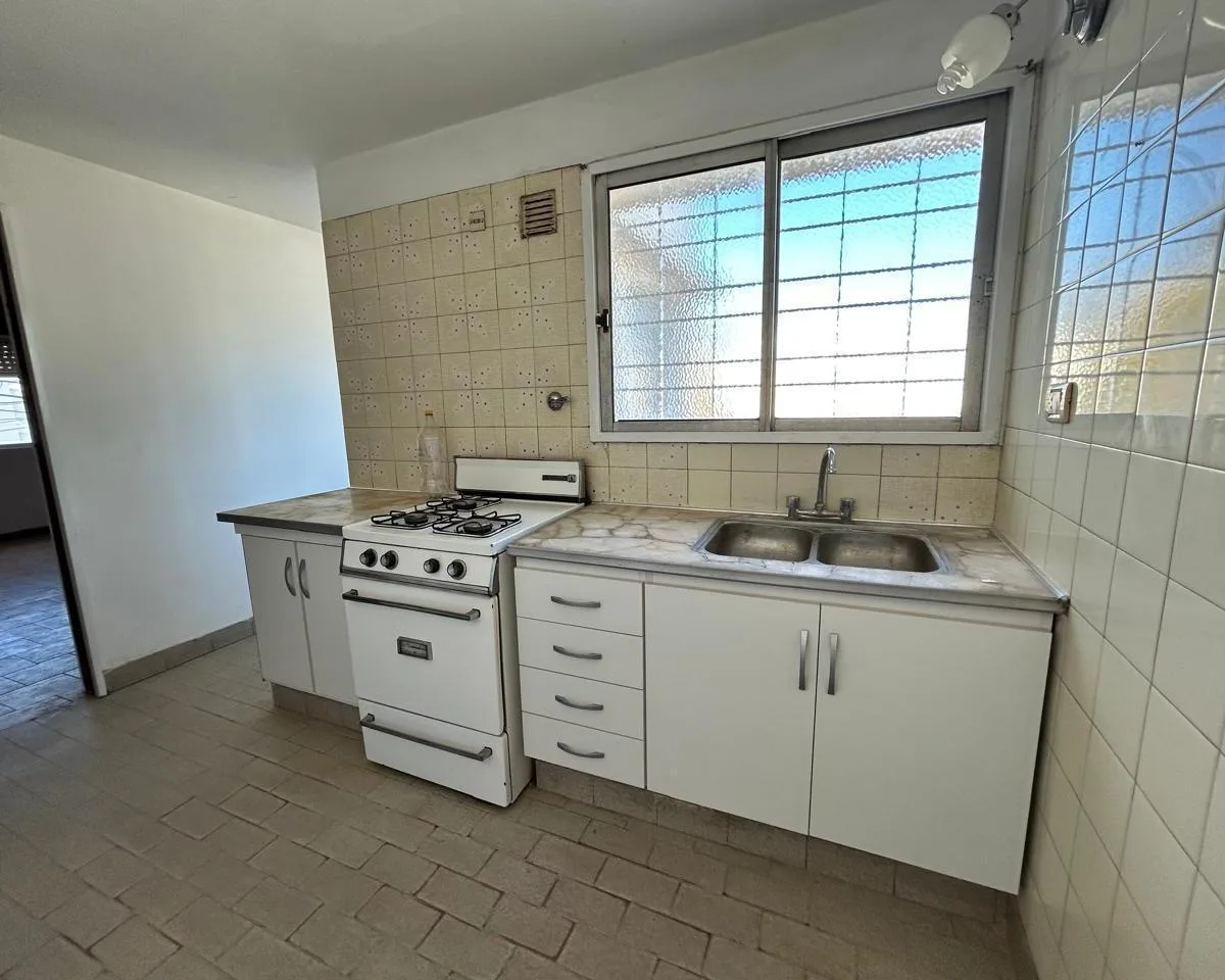Departamento Tres Ambientes en Alquiler Lujan Alem 1219