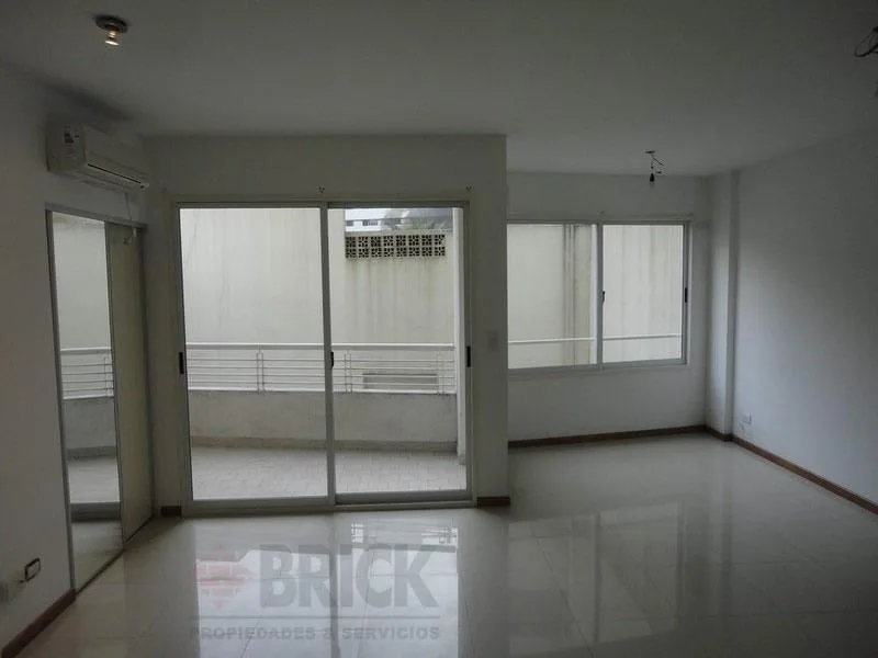 36 m² contrafrente con balcón