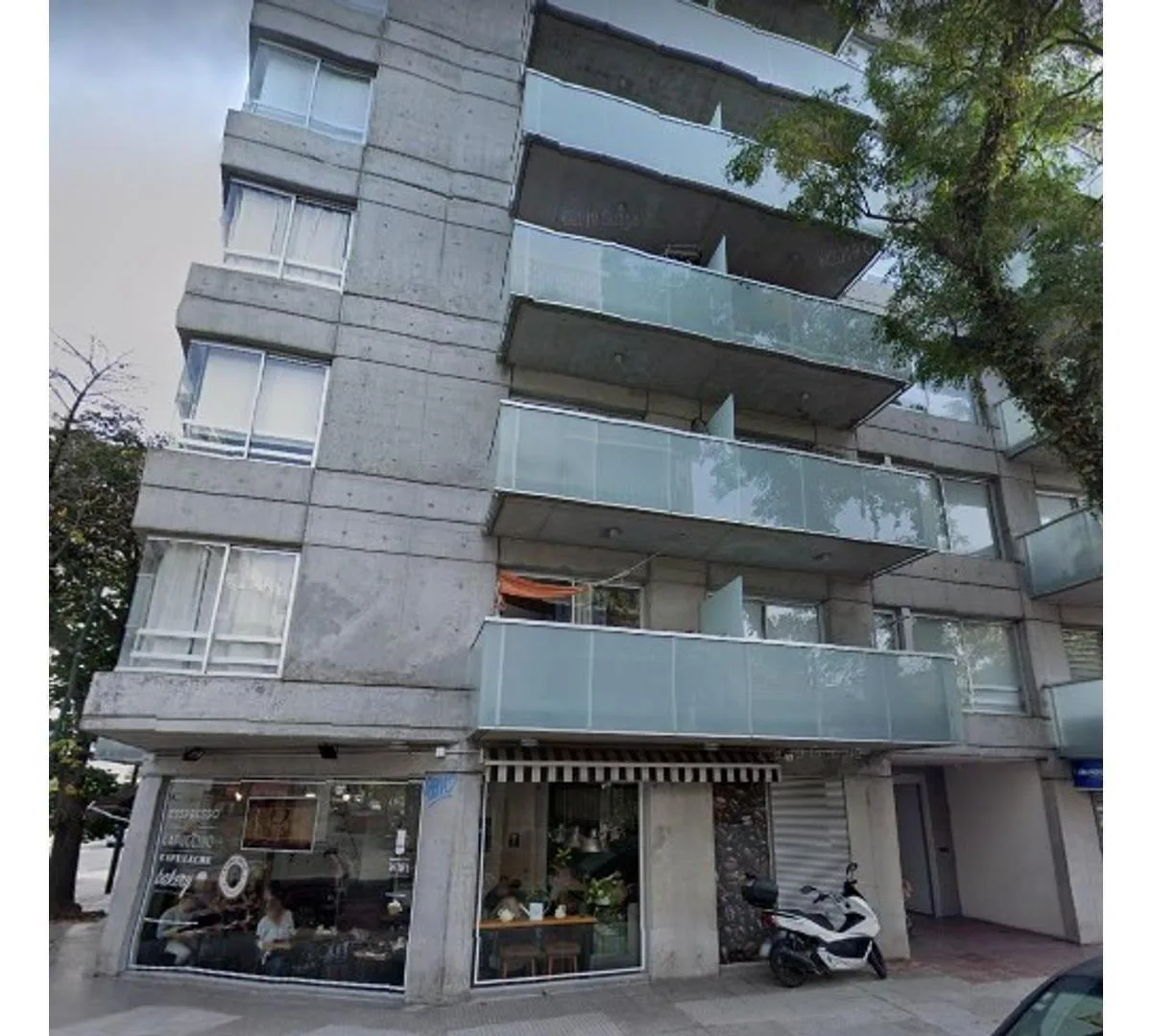 5° piso al frente con balcón