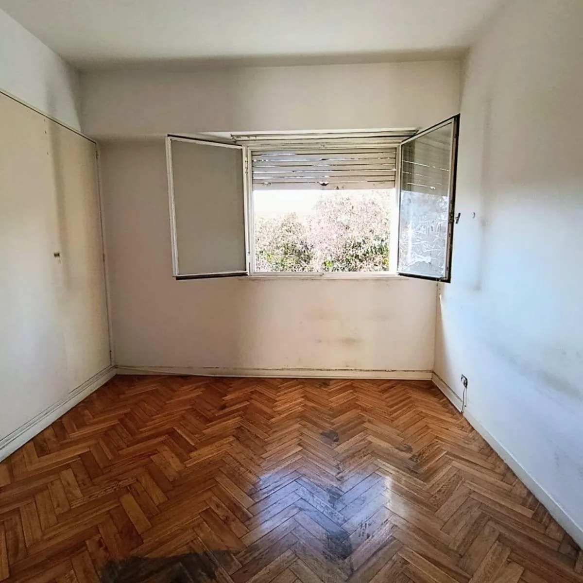 2 ambientes con balcón francés