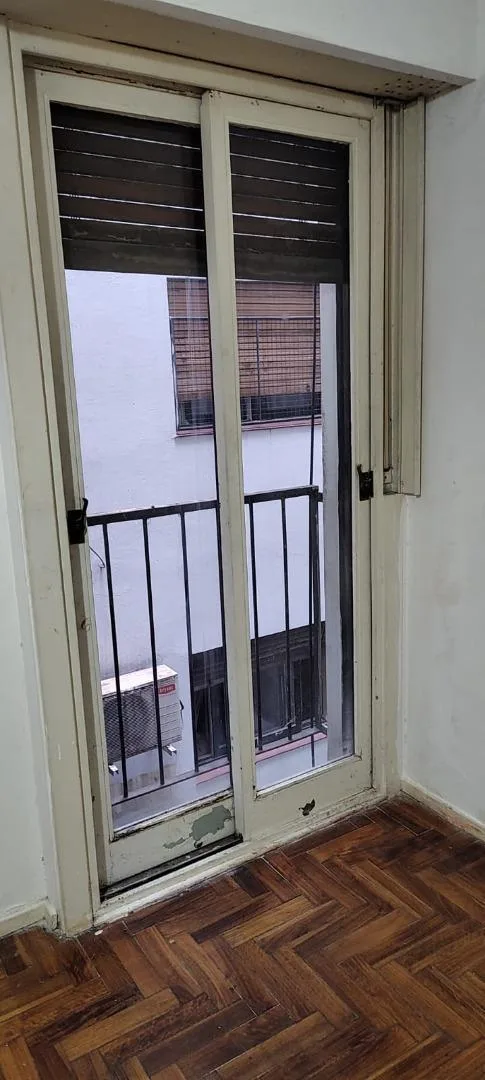 2-room unit, low light