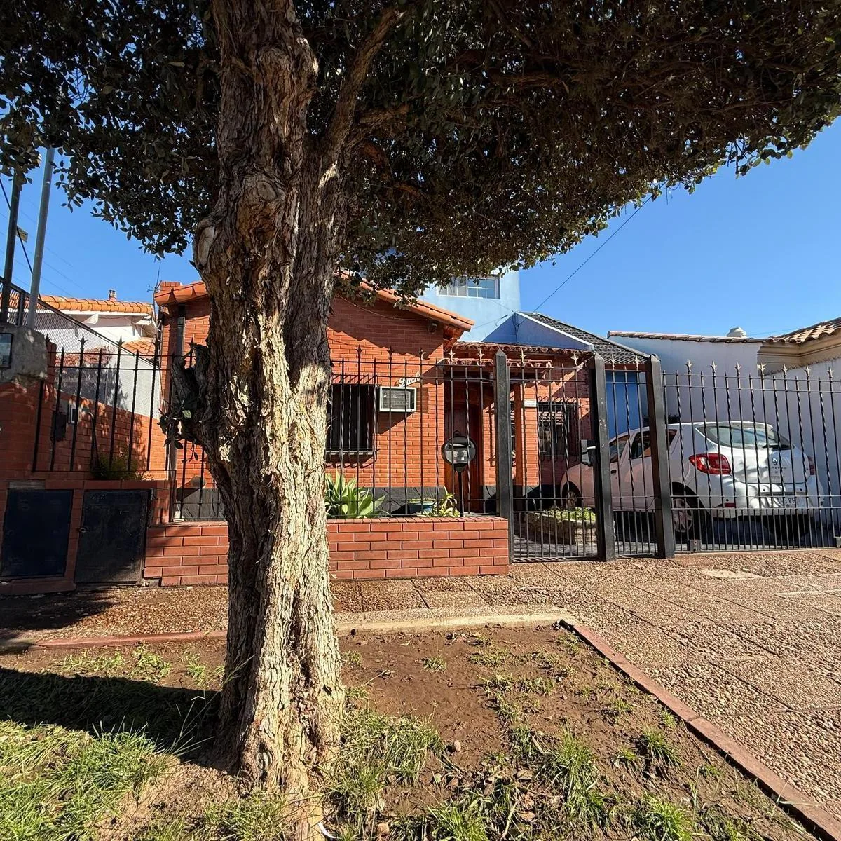 Alquiler de PH en Muy Buen Estado con Jardín en Martinez