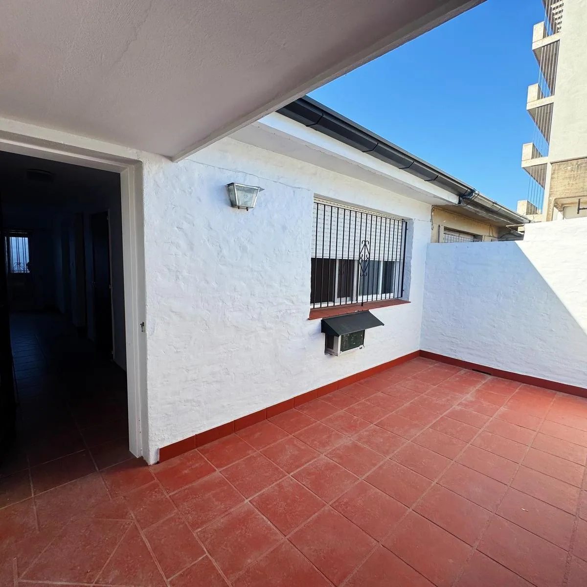 Doble patio, cocina independiente