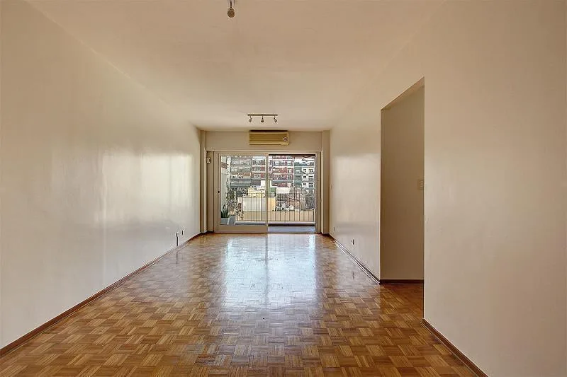 4-room apartment with balcony