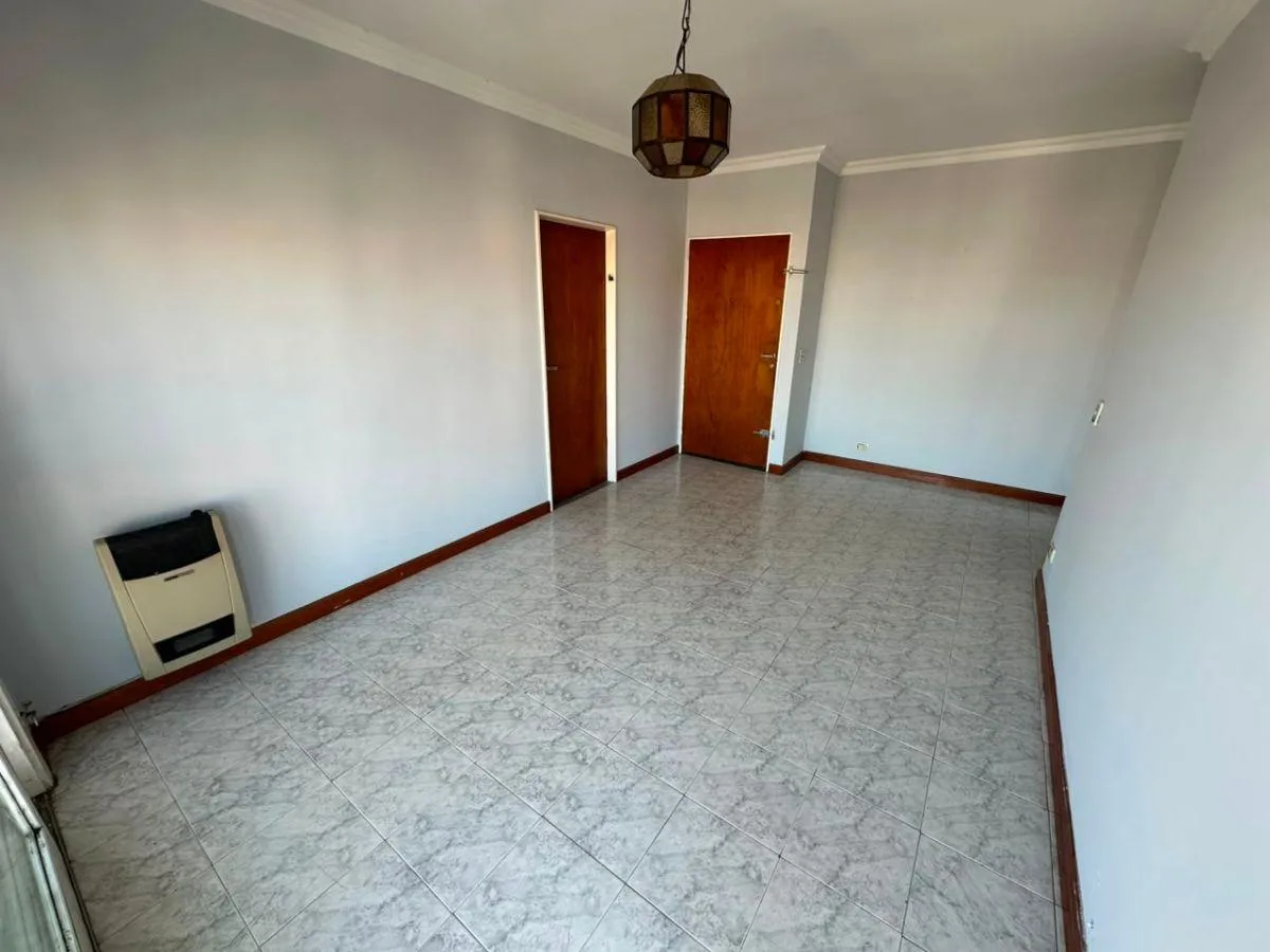 Alquiler de Amplio Dos Ambientes en Wilde Centro