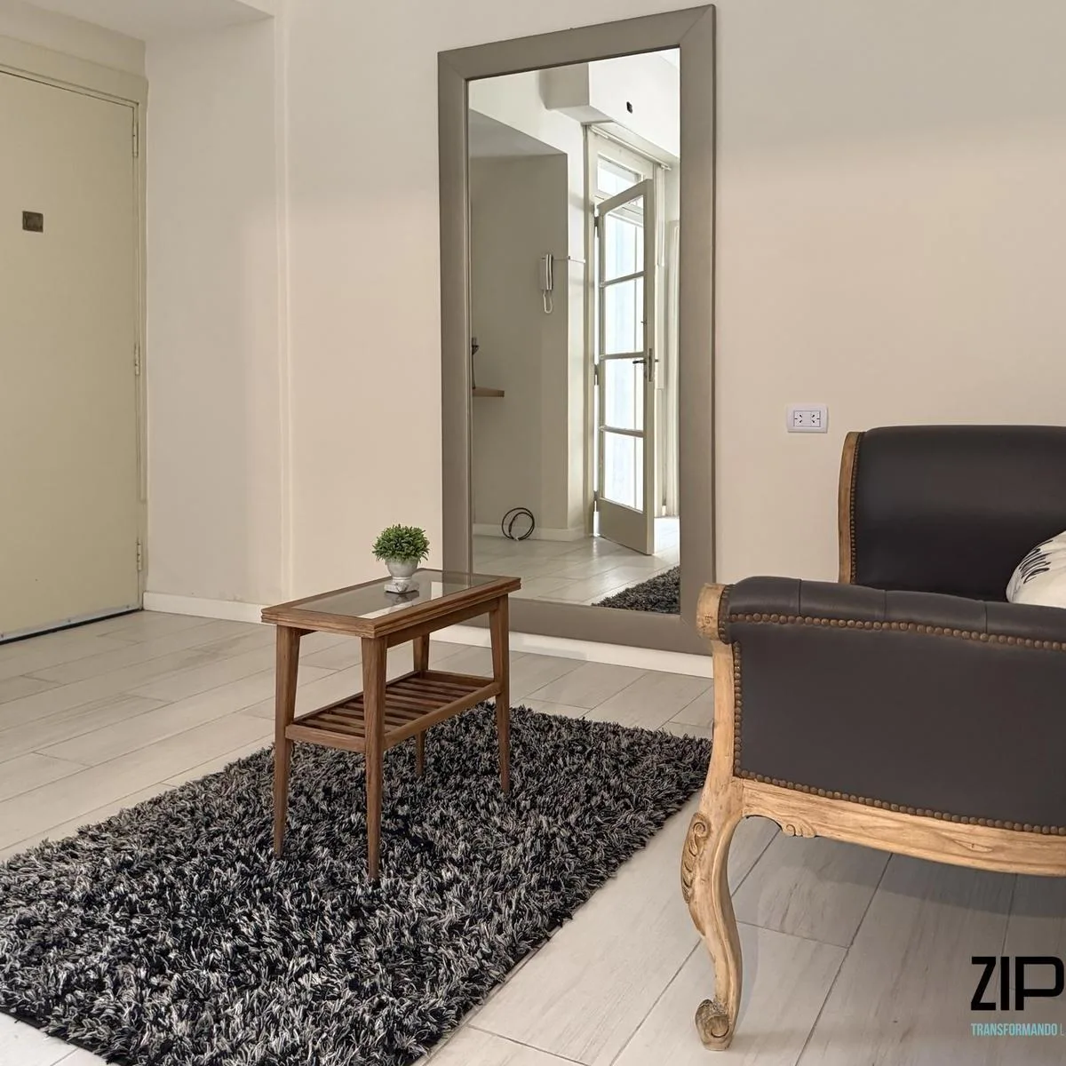 2-room unit with internal patio
