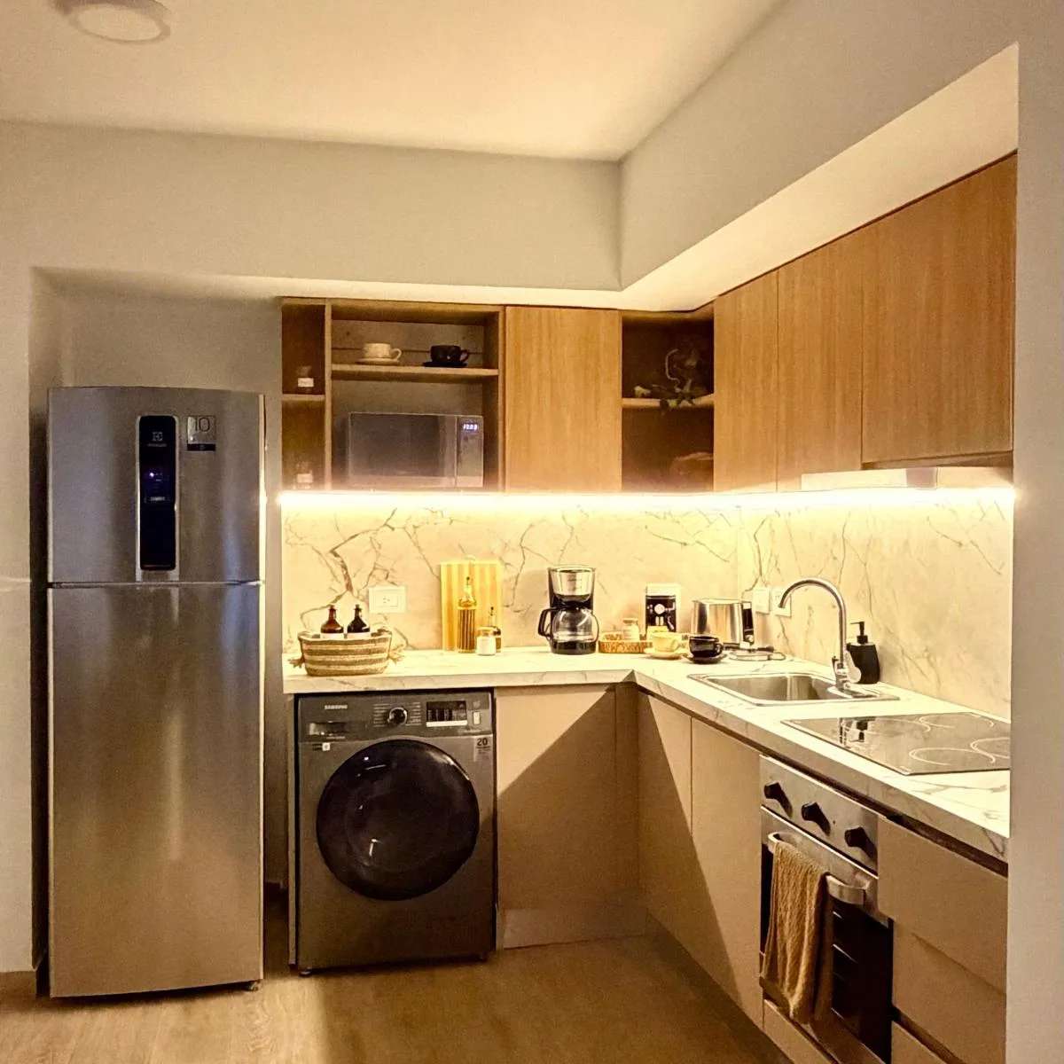 3 ambientes con balcón amoblado