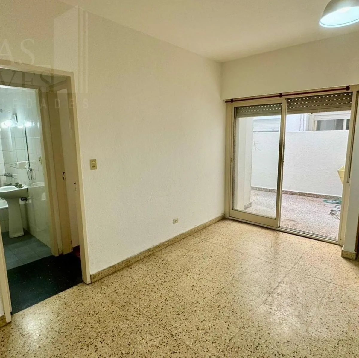 2 ambientes con patio