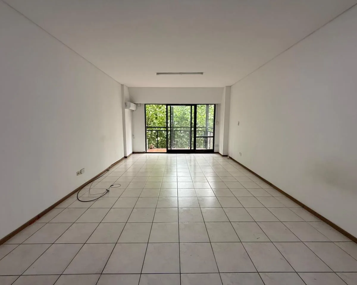 7th-floor studio with balcony