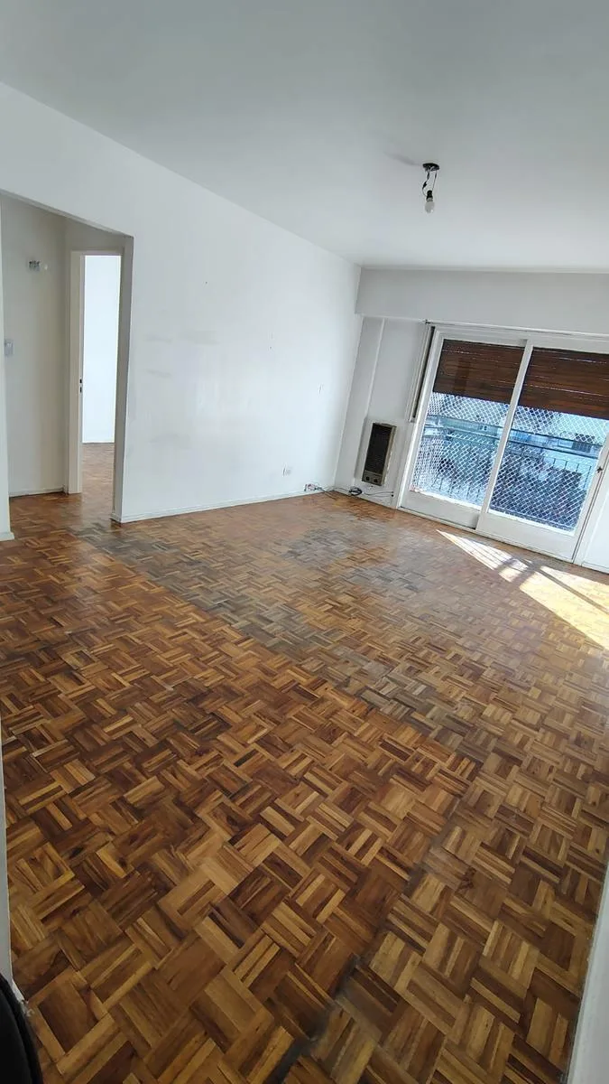 Departamento 2 ambientes con balcón