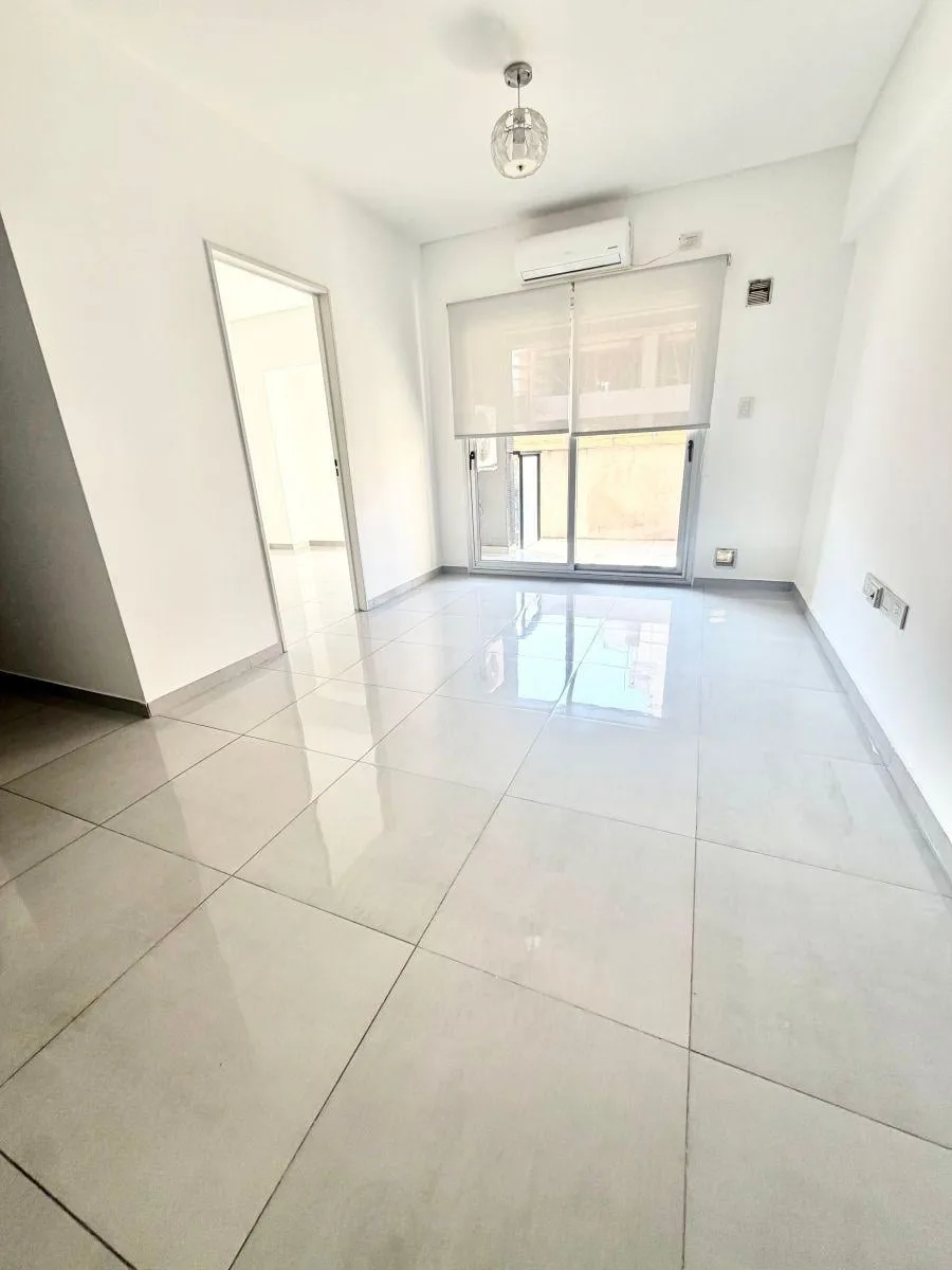 Excelente Departamento de 2 Ambientes Al Frente con Balcón. Ideal Ubicación