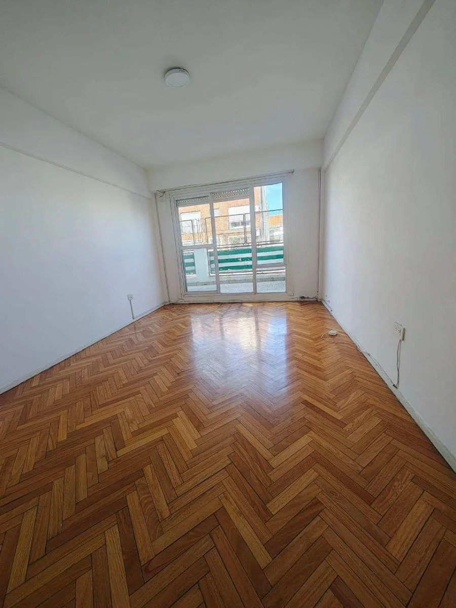 3 Ambientes con Balcón Terraza - Frente