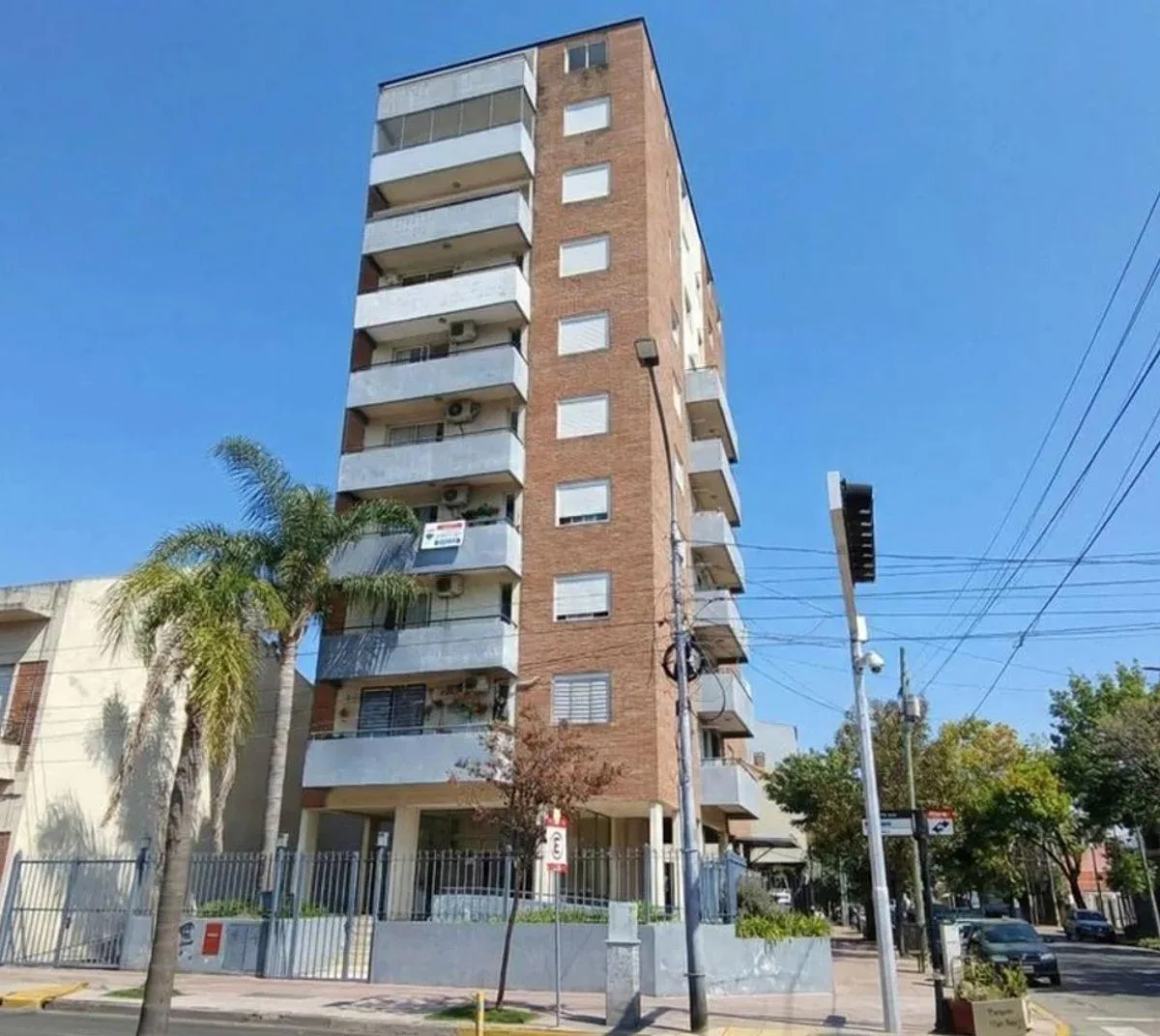 5º piso con balcón y terraza
