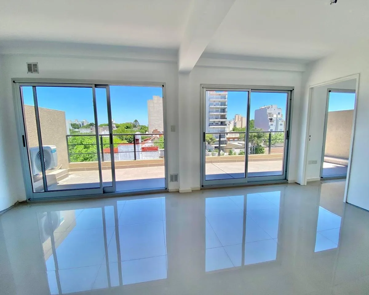 Alquiler Depto Semipiso de 2 Amb con Balcón Terraza!