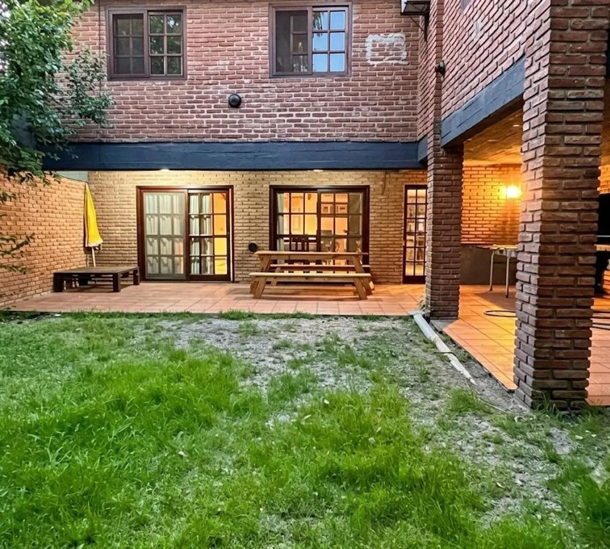 Casa de 5 Ambientes Amoblada.