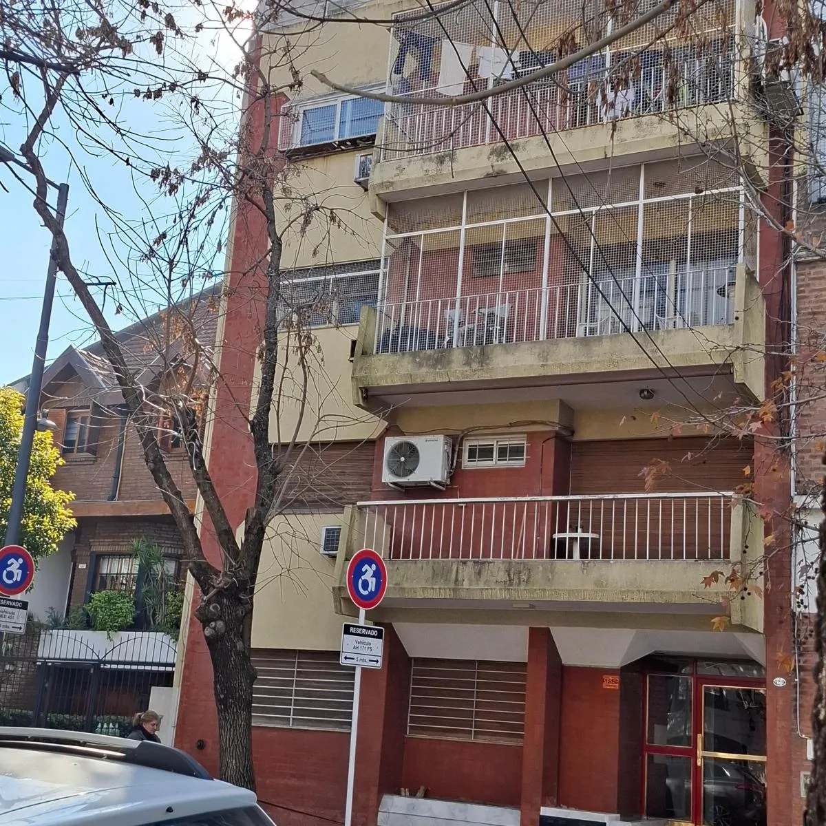 Tres Ambientes Al Frente Balcon