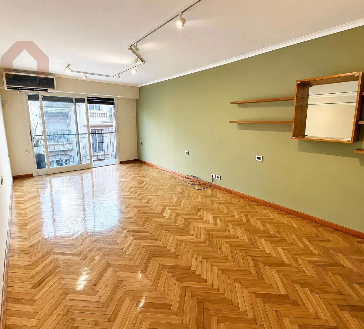 Recoleta, piso 7 con balcón