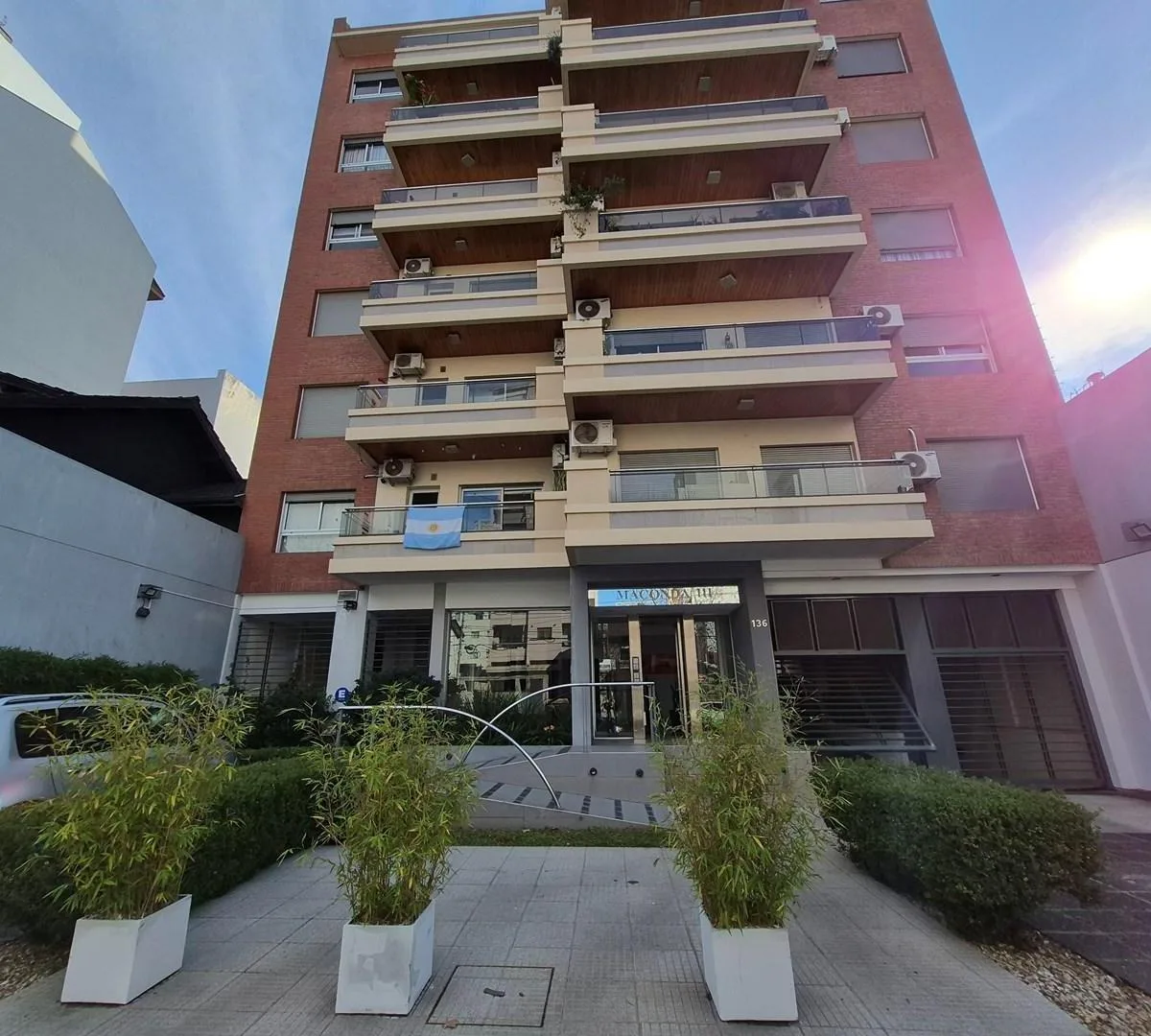 Departamento 2 Ambientes con Cochera en Alquiler en Quilmes, Zona Plaza Conesa