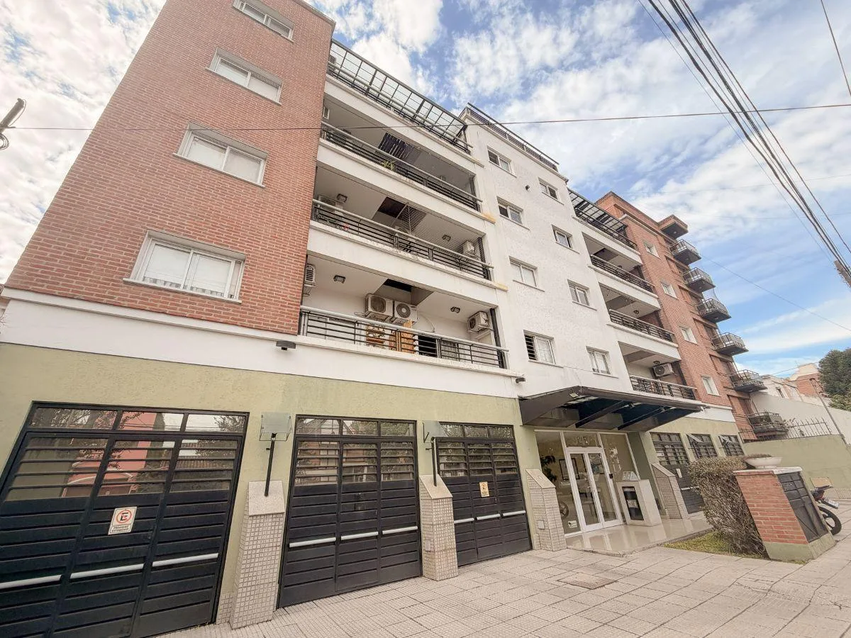 Alquiler 2 Ambientes con Cochera en Castelar