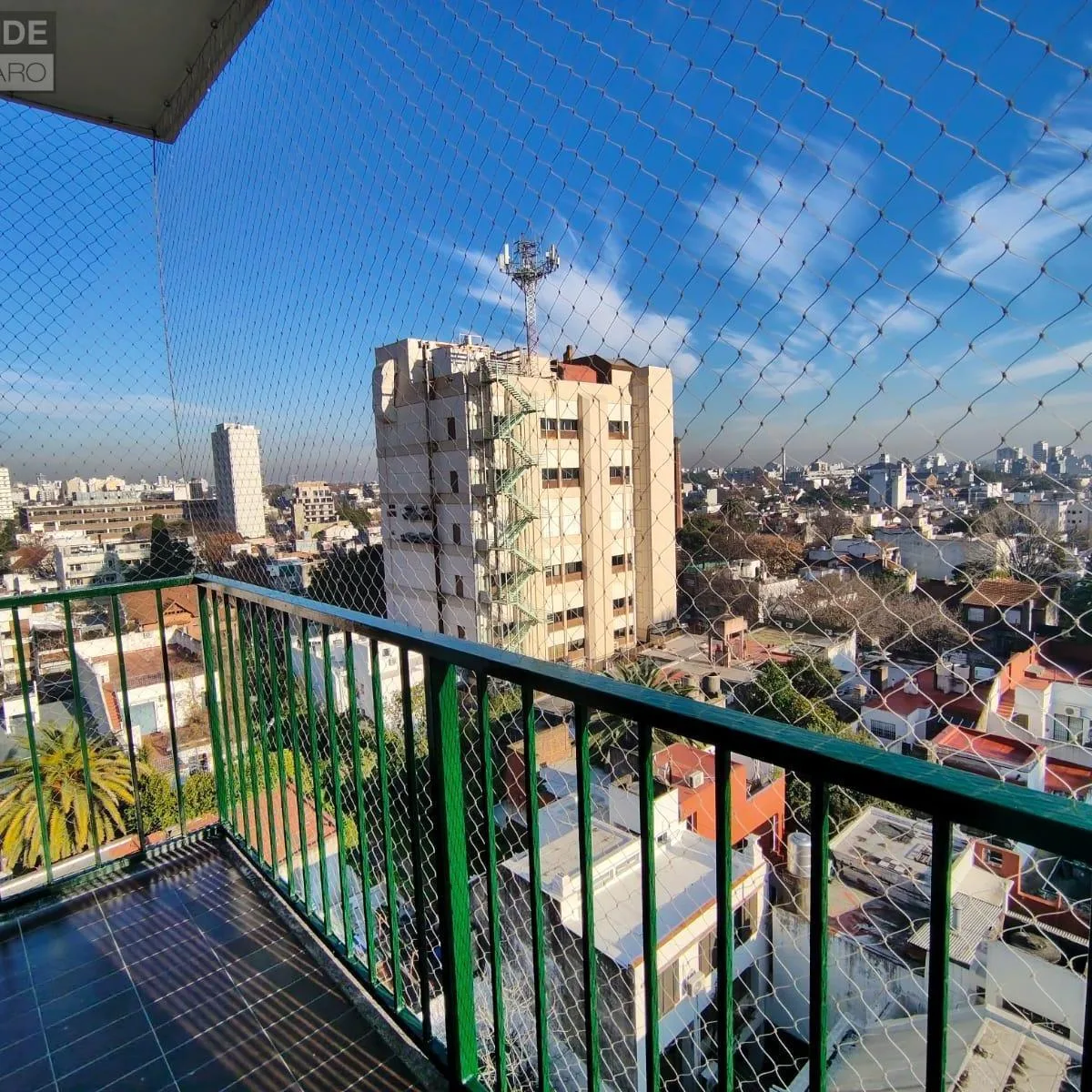 Monoambiente con balcón y vista