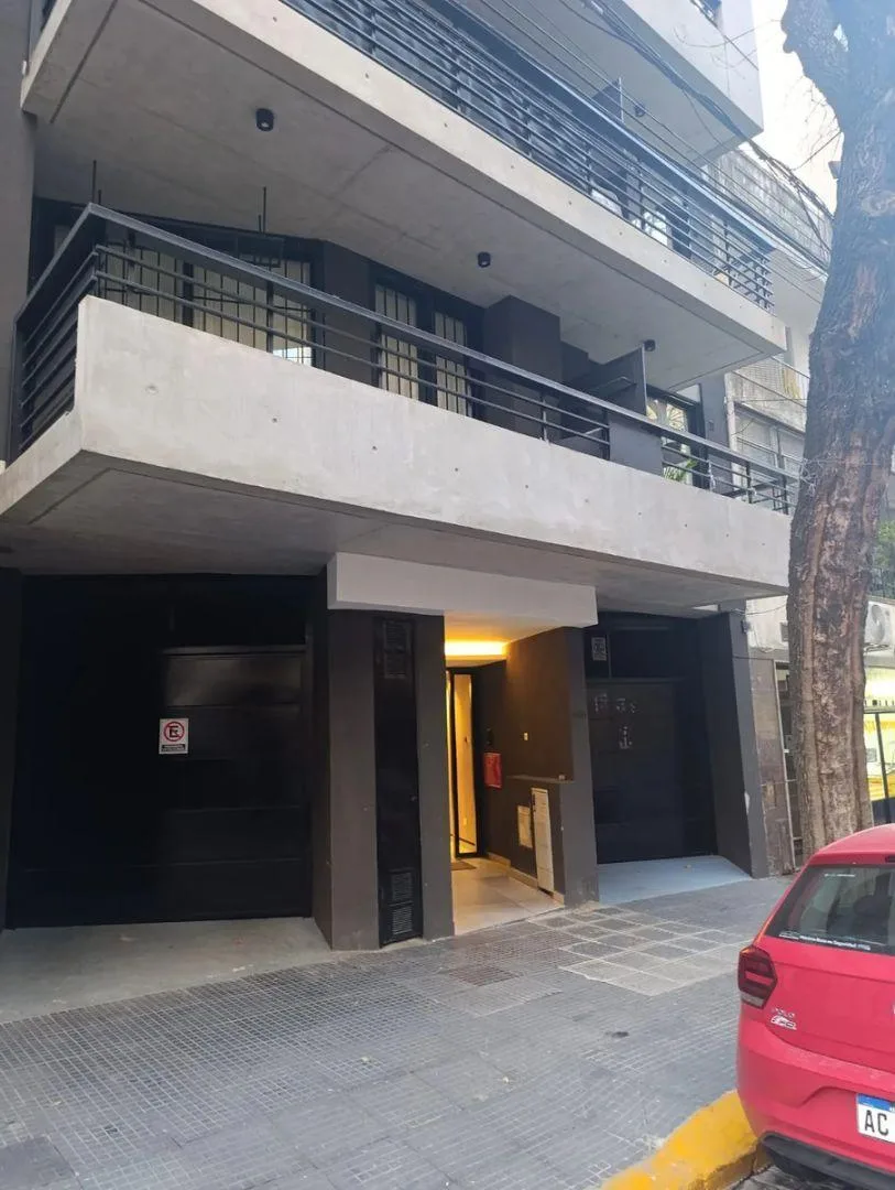 Alquila Monoambiente Luminoso y Funcional en Almagro (Lezica Al 4400)