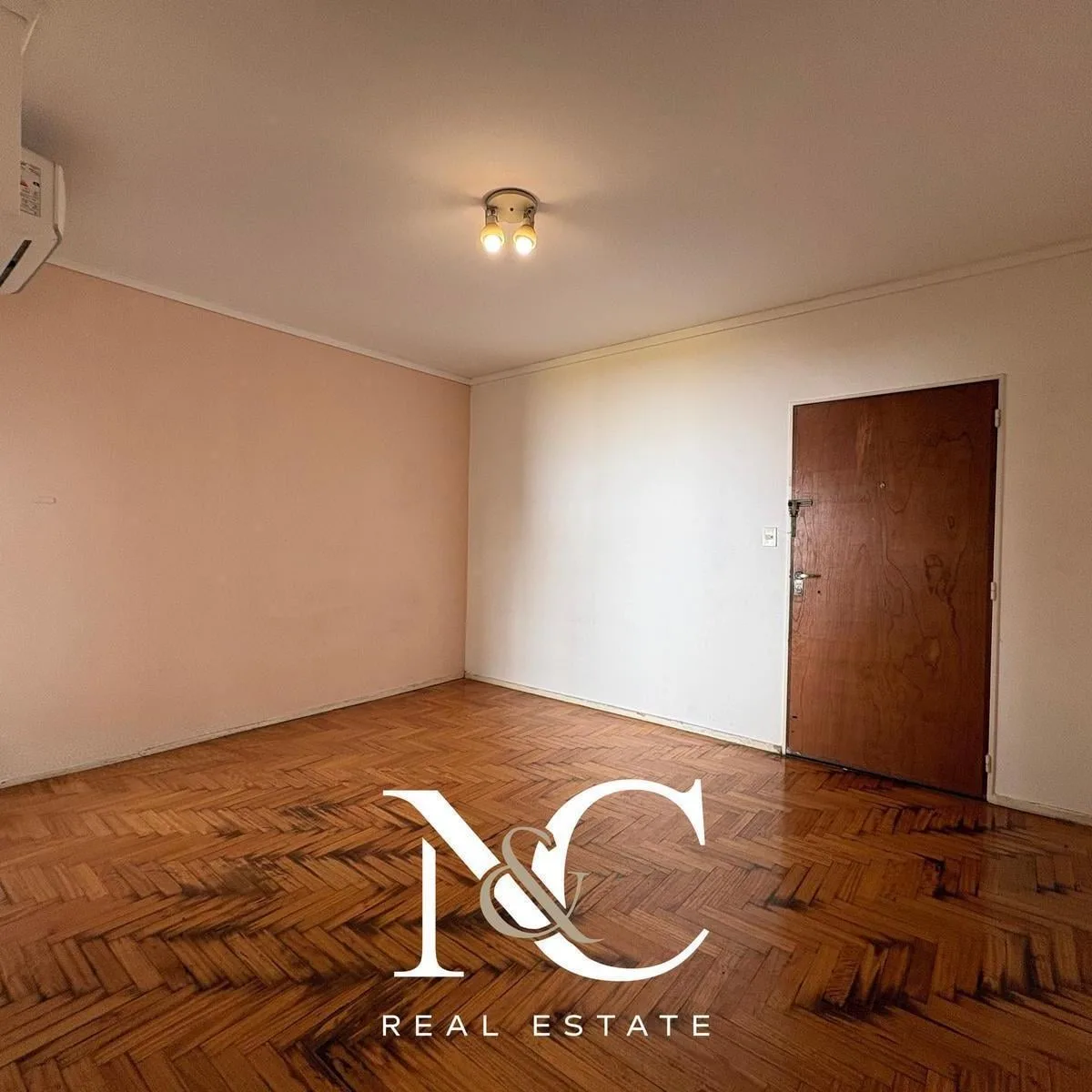 2-room apt with A/C and parquet
