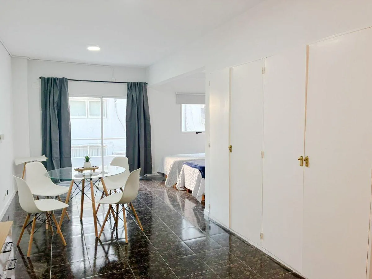 Alquiler – Monoambiente Amoblado en La Zona Más Exclusiva de Retiro – Suipacha y Arroyo