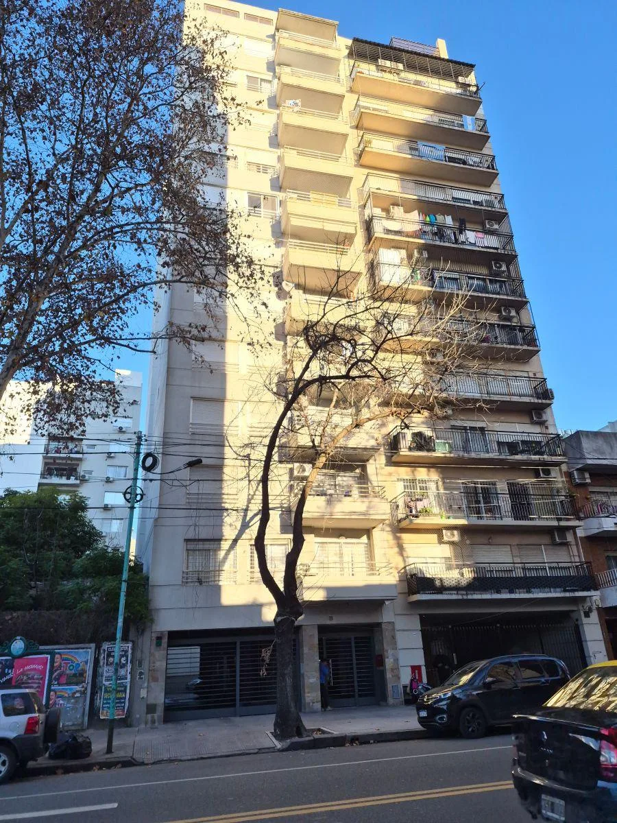 Front-facing 2-room apartment with balcony