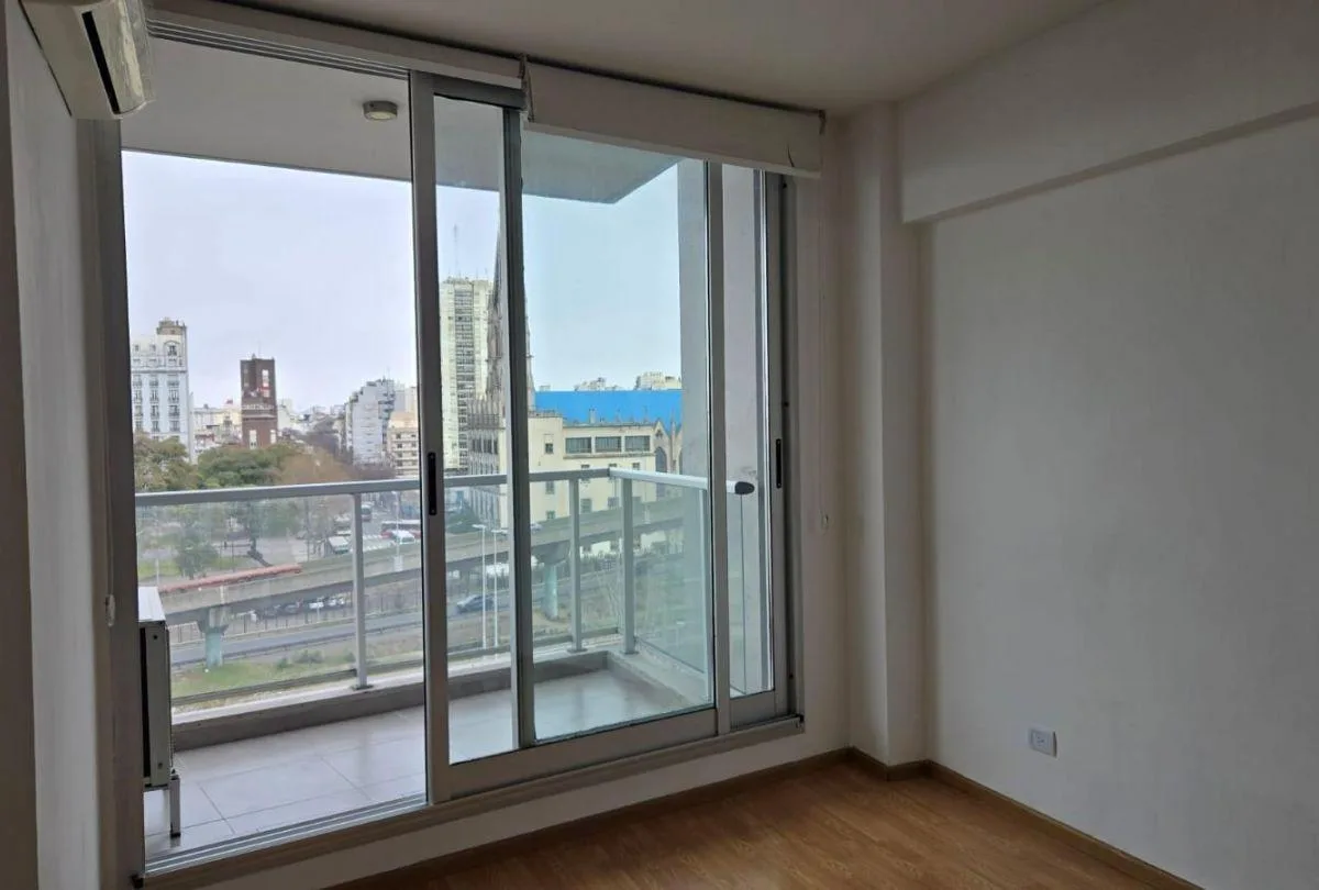 Studio with balcony and solarium