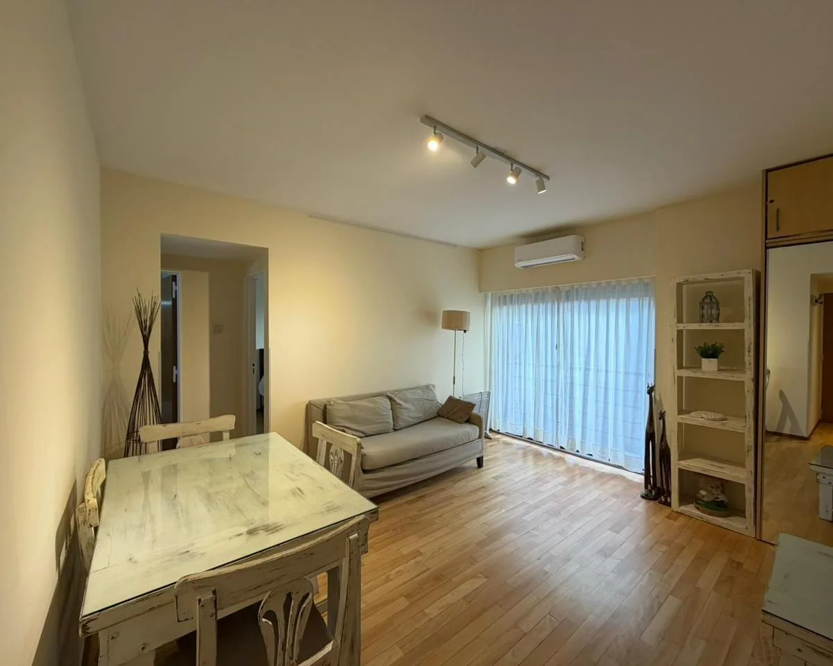 Primer Piso Luminoso, 2 Ambientes y Cocina Independiente con Cochera Opcional - Palermo