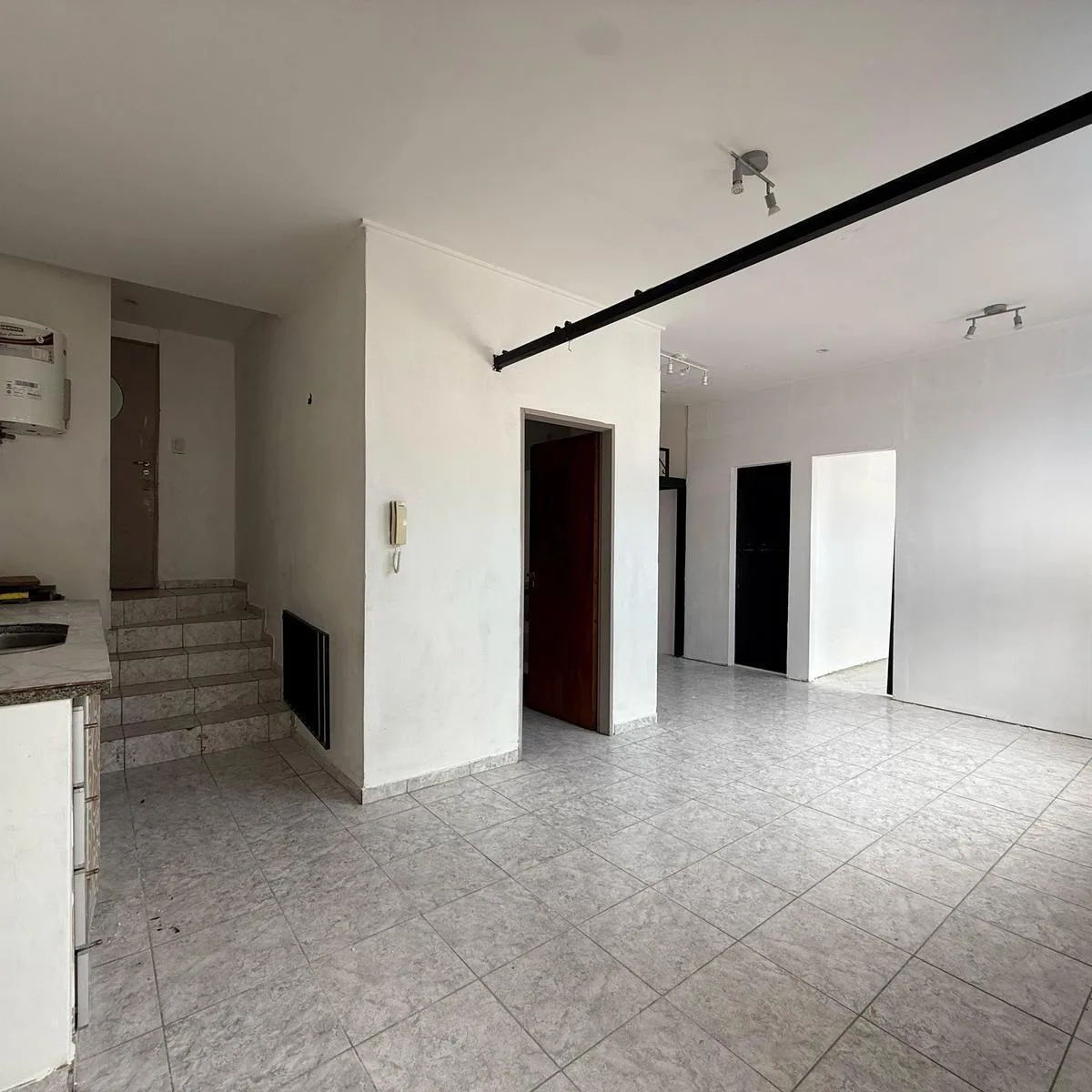 2 dormitorios, terraza y patio